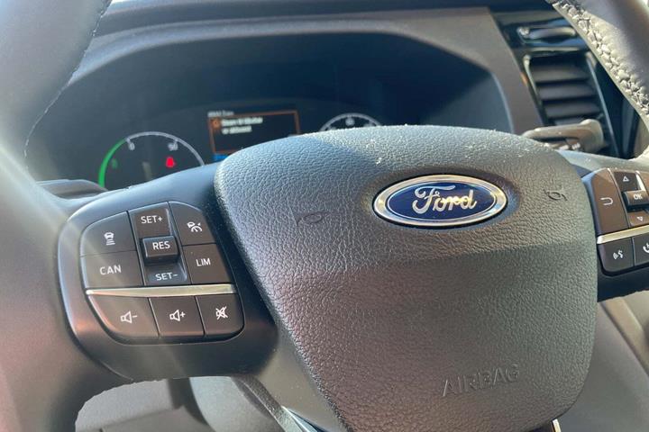 Hvid Ford E-Transit 350 L2 Van fra 2025