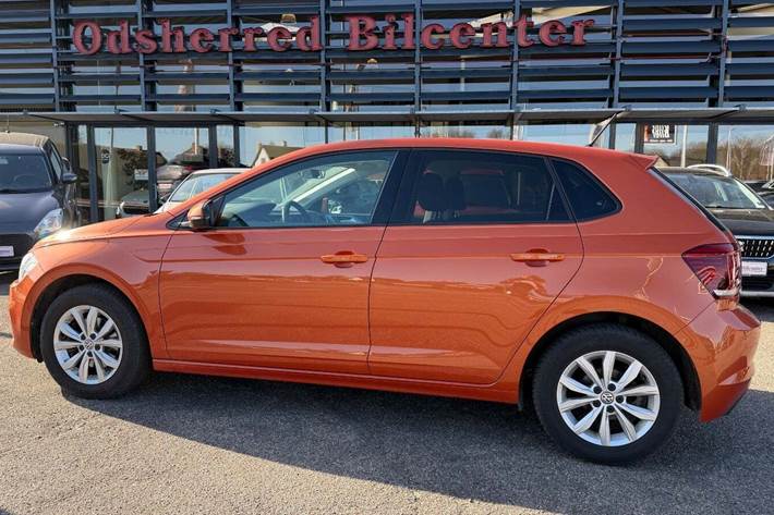 Orange VW Polo fra 2018