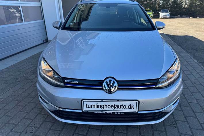 Sølv VW Golf VII fra 2019