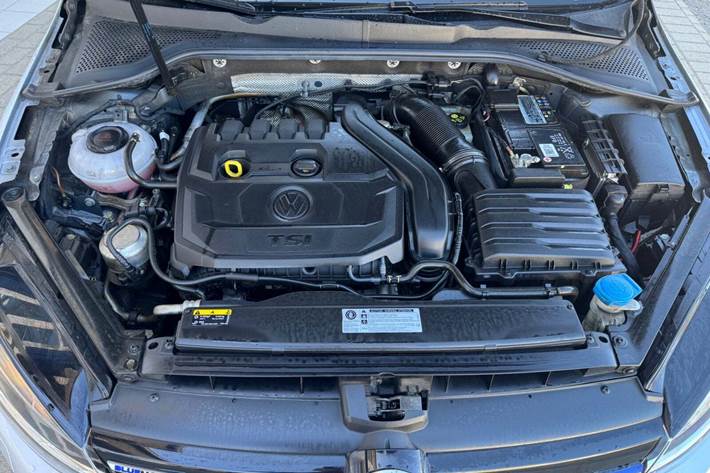 Sølv VW Golf VII fra 2019