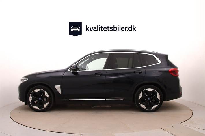 Sort BMW iX3 fra 2021