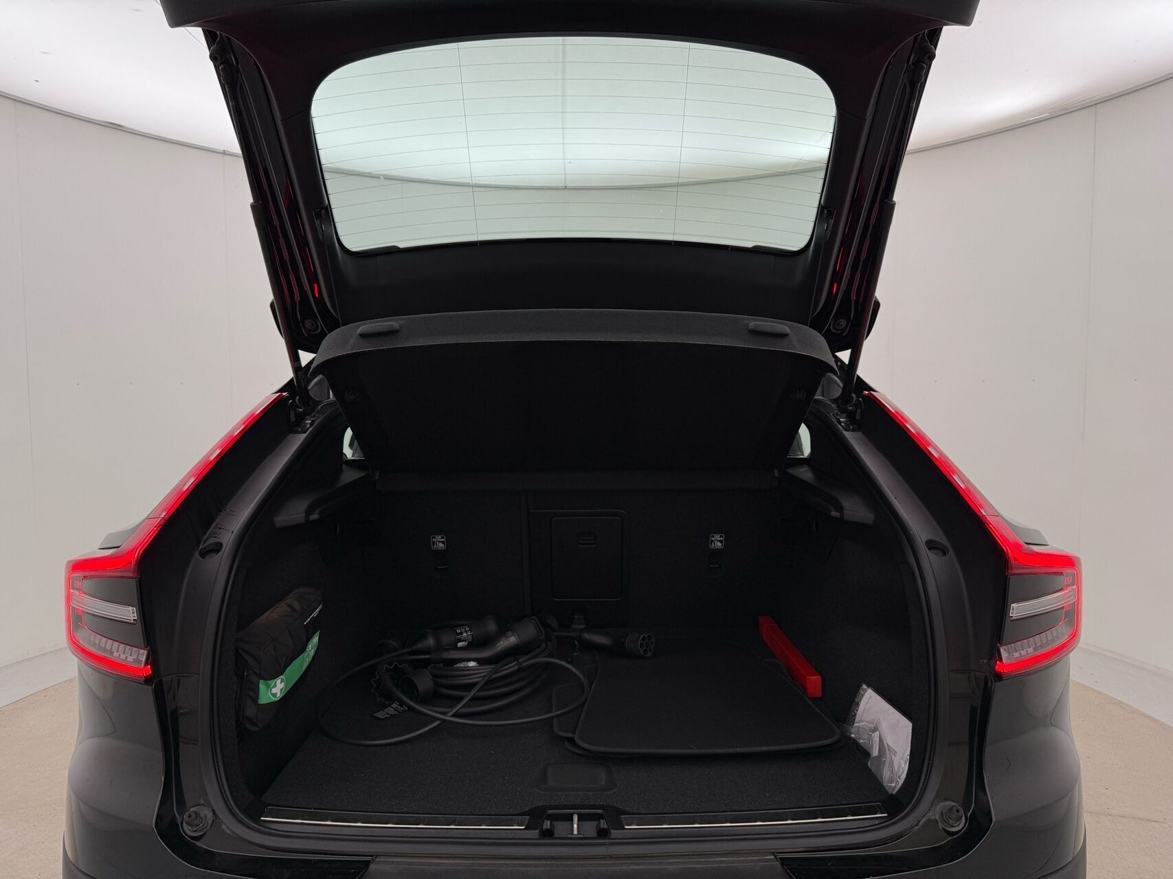 Sort Volvo C40 fra 2023