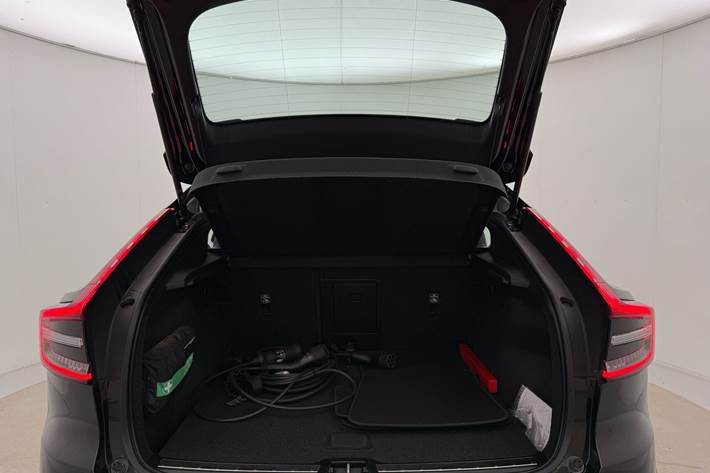 Sort Volvo C40 fra 2023