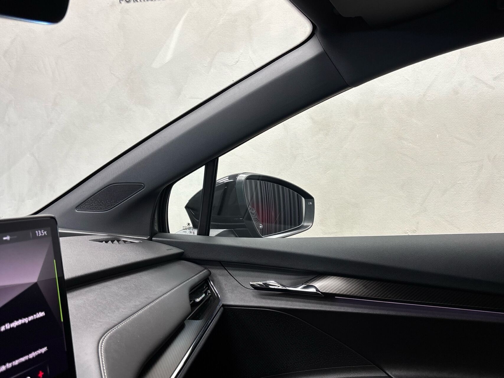 Grå Skoda Enyaq fra 2022