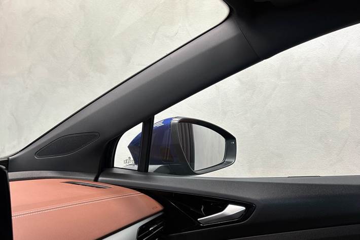 Blå VW ID.4 fra 2023