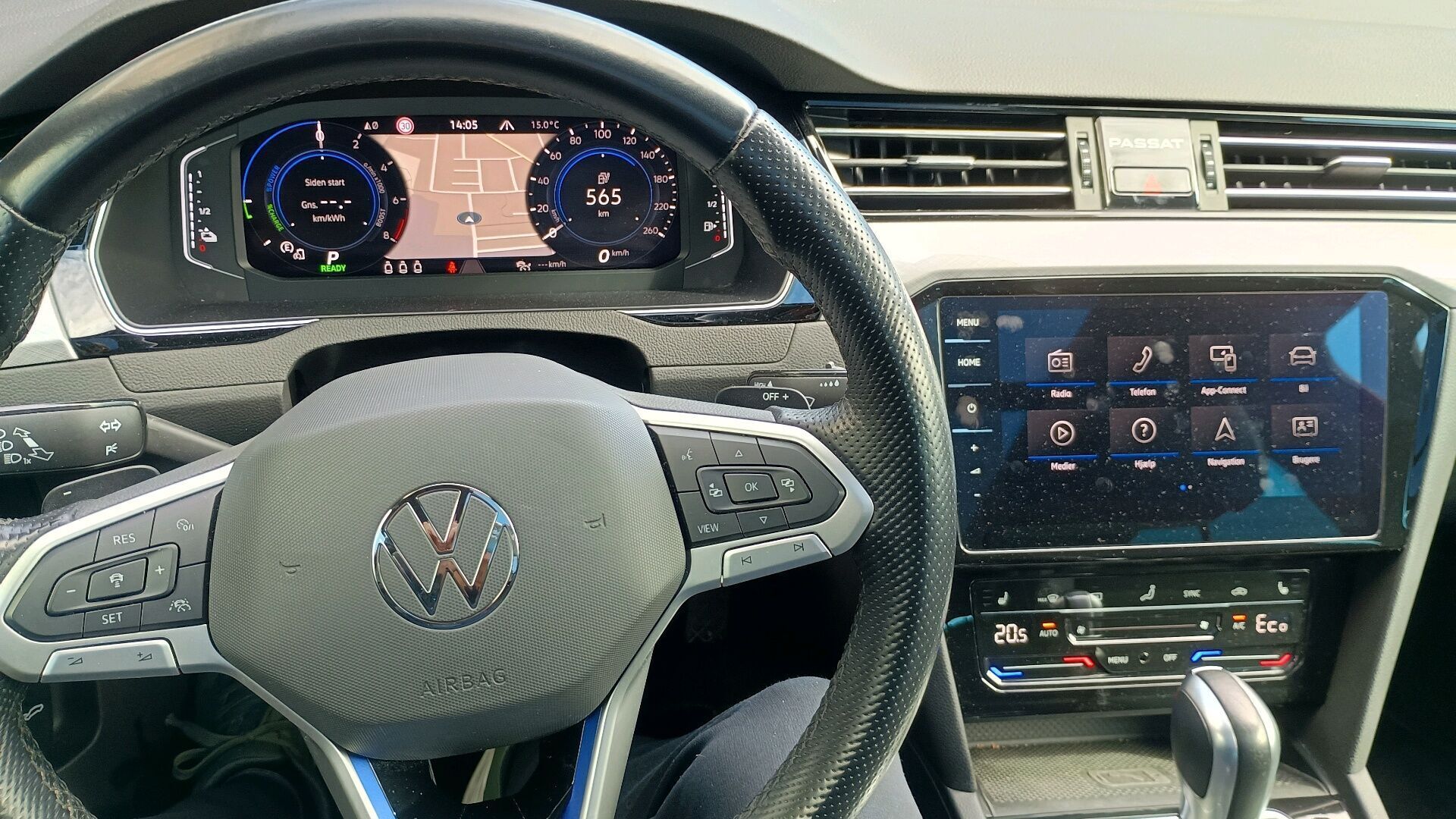 Sort VW Passat fra 2021