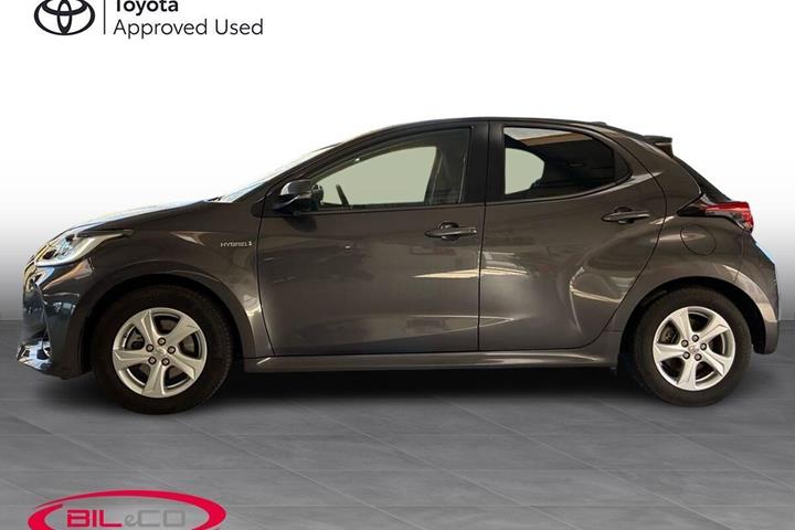 Grå Toyota Yaris fra 2020