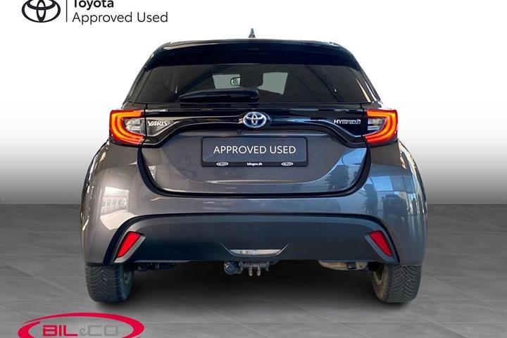 Grå Toyota Yaris fra 2020