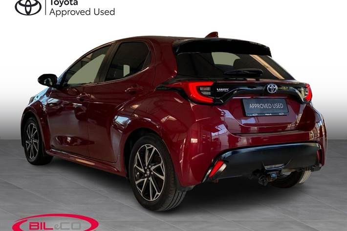 Rød Toyota Yaris fra 2021