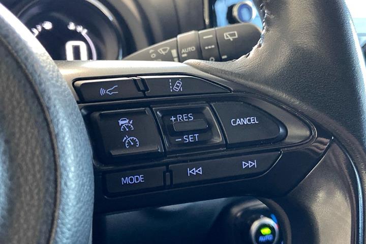 Rød Toyota Yaris fra 2021