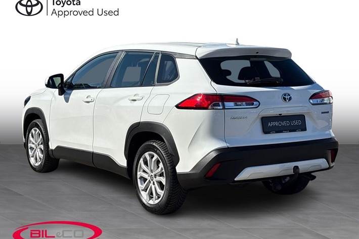 Hvid Toyota Corolla Cross fra 2022