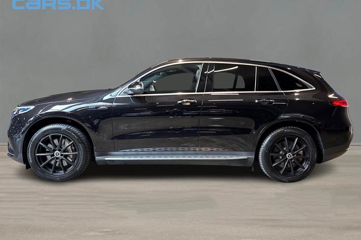 Sort Mercedes EQC 400 fra 2020 set udefra