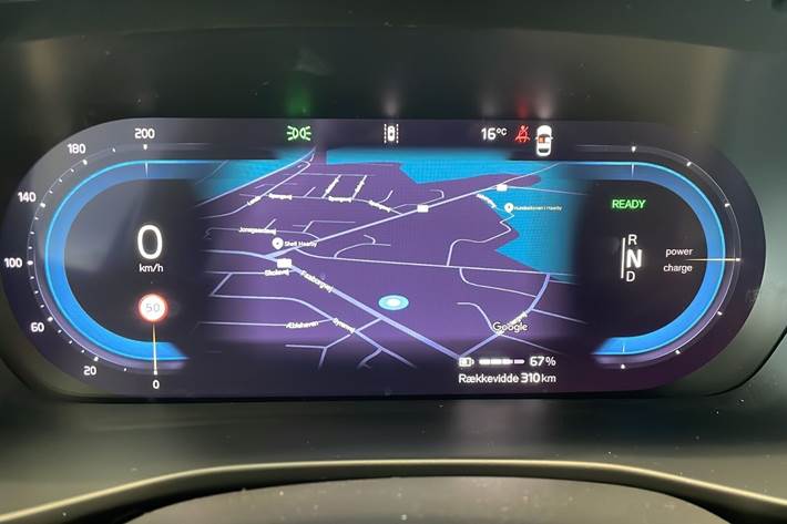 Sort Volvo XC40 fra 2024