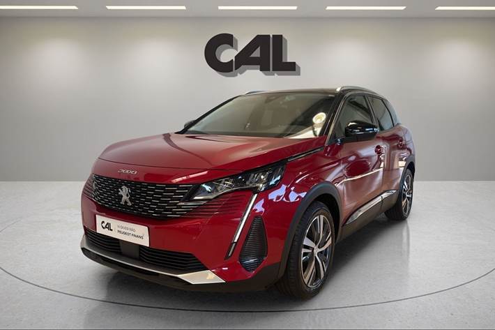 Rød Peugeot 3008 fra 2021