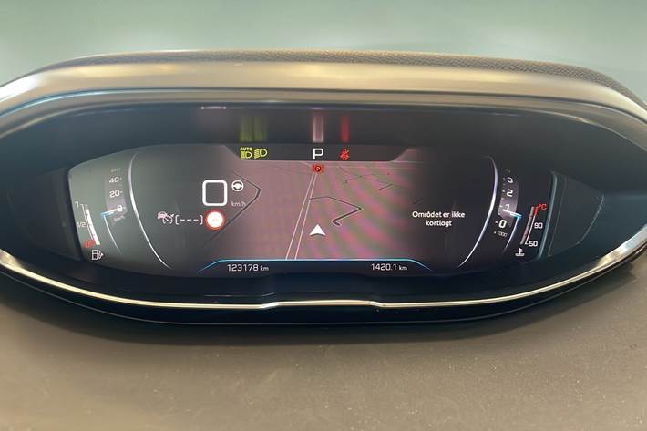 Rød Peugeot 3008 fra 2021