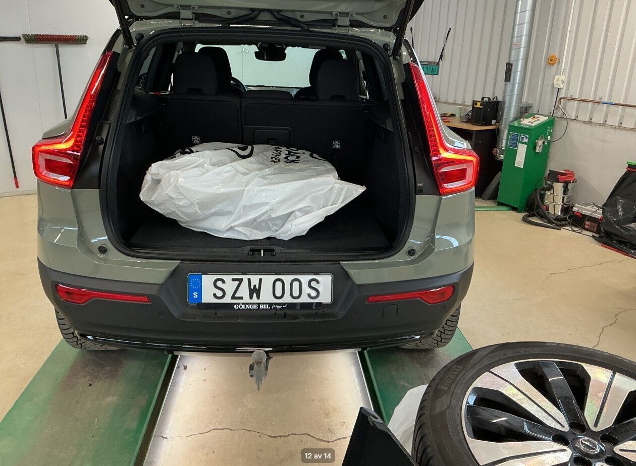 Grøn Volvo XC40 fra 2023