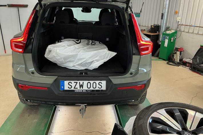 Grøn Volvo XC40 fra 2023