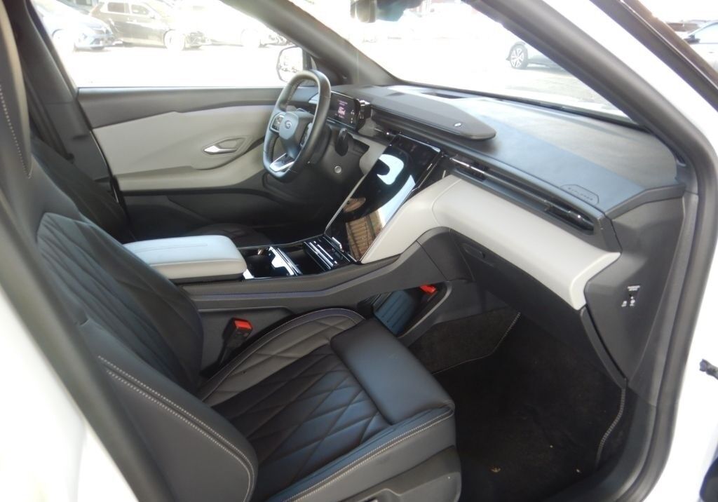 Hvid Ford Explorer fra 2024