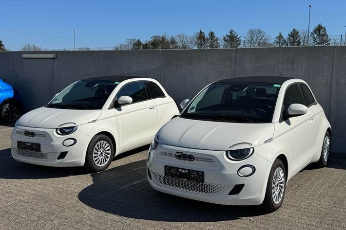 Hvid Fiat 500e fra 2023