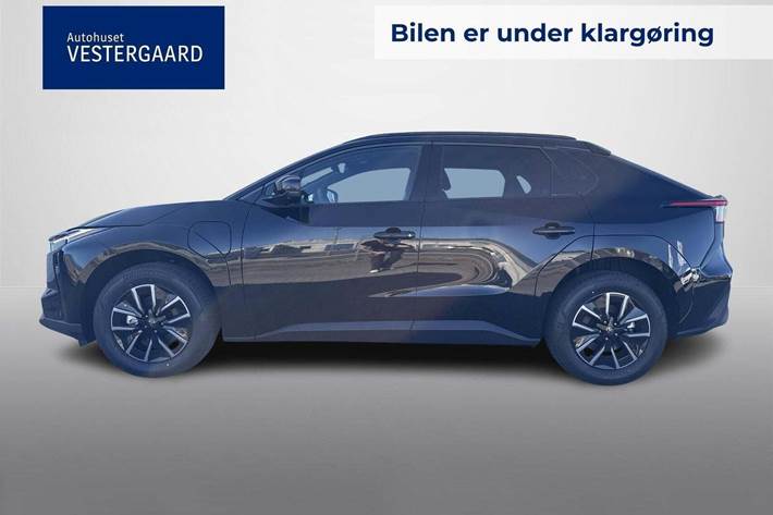 Sort Toyota BZ4X fra 2026