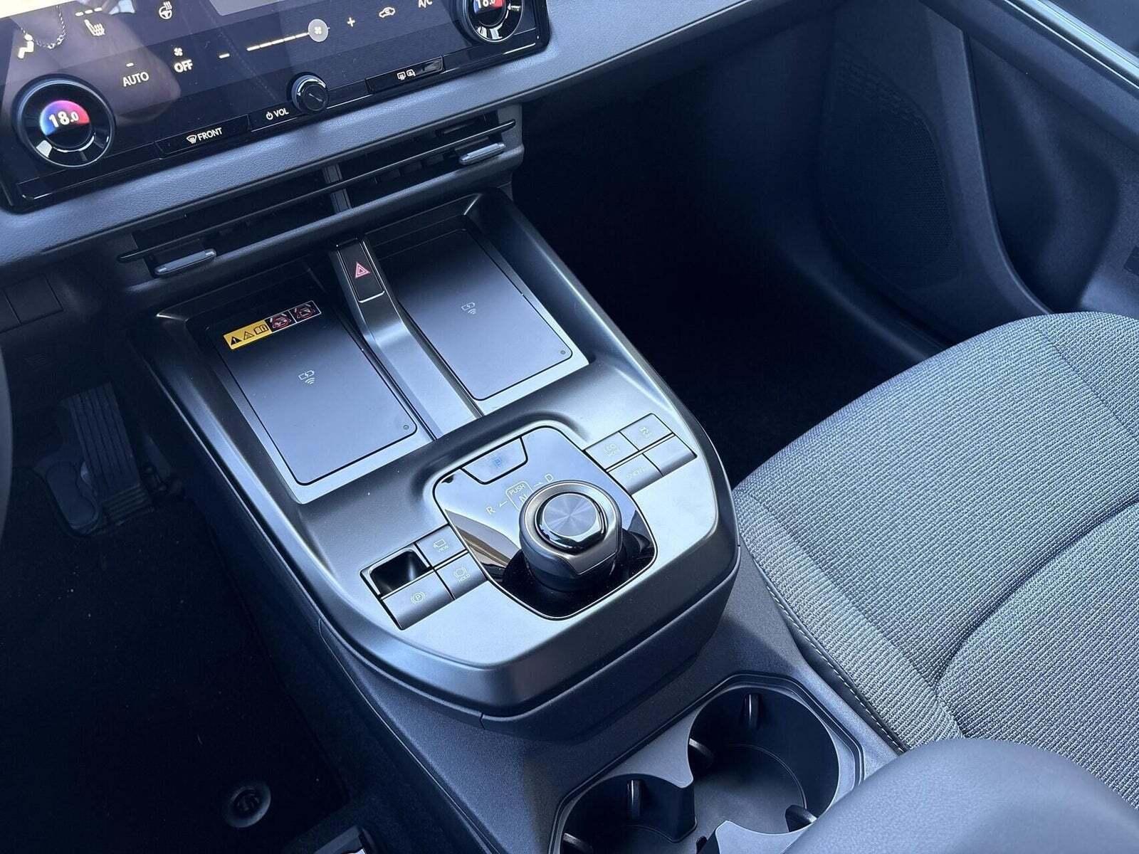 Sort Toyota BZ4X fra 2026