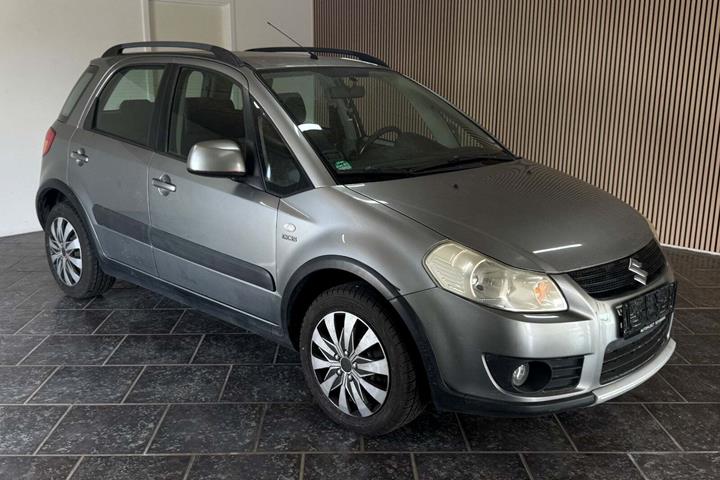 undefined Suzuki SX4 fra 2008 set udefra