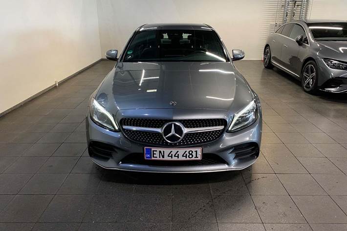 Grå Mercedes C220 d fra 2019