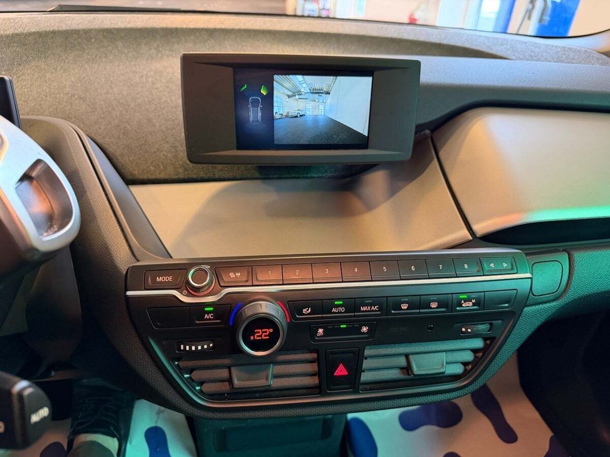 Grå BMW i3 fra 2022