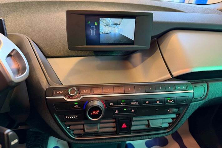 Grå BMW i3 fra 2022