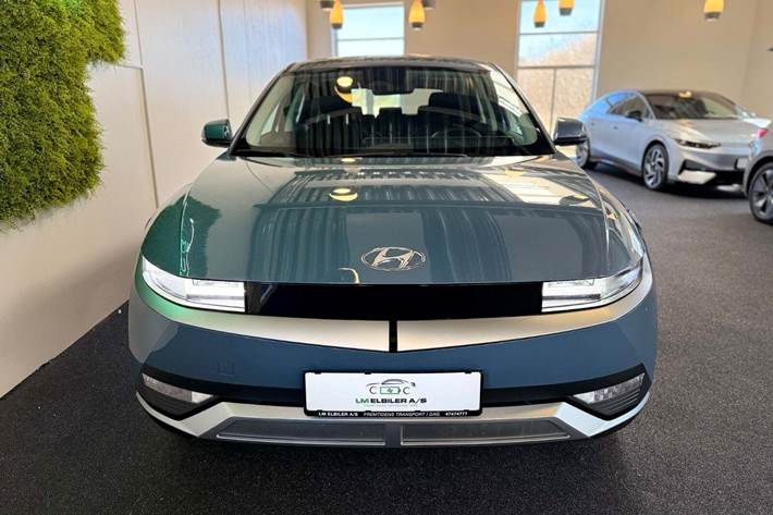 Blå Hyundai Ioniq 5 fra 2024