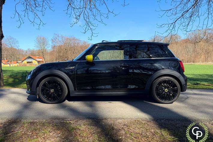 Sort Mini Cooper SE fra 2022