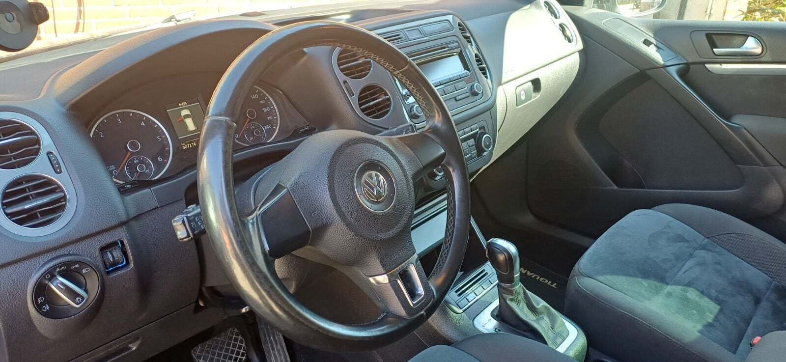 VW Tiguan 2,0 TDi 140 Sport & Style DSG 4Motion Van