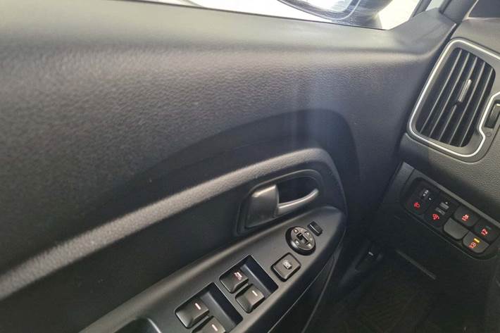 Sølv Kia Rio fra 2016