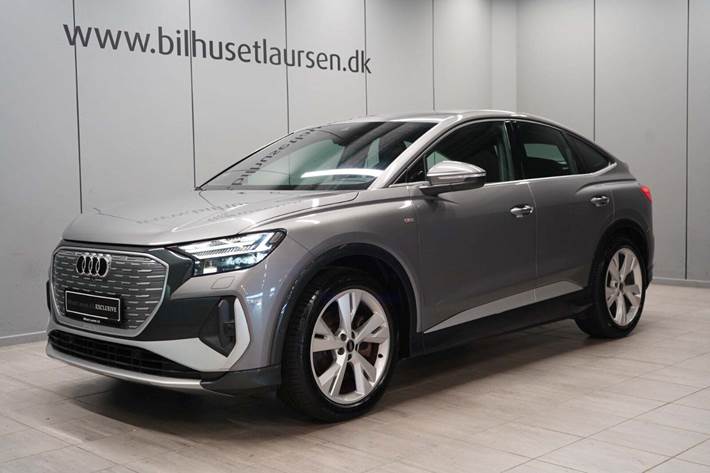 Grå Audi Q4 e-tron fra 2023
