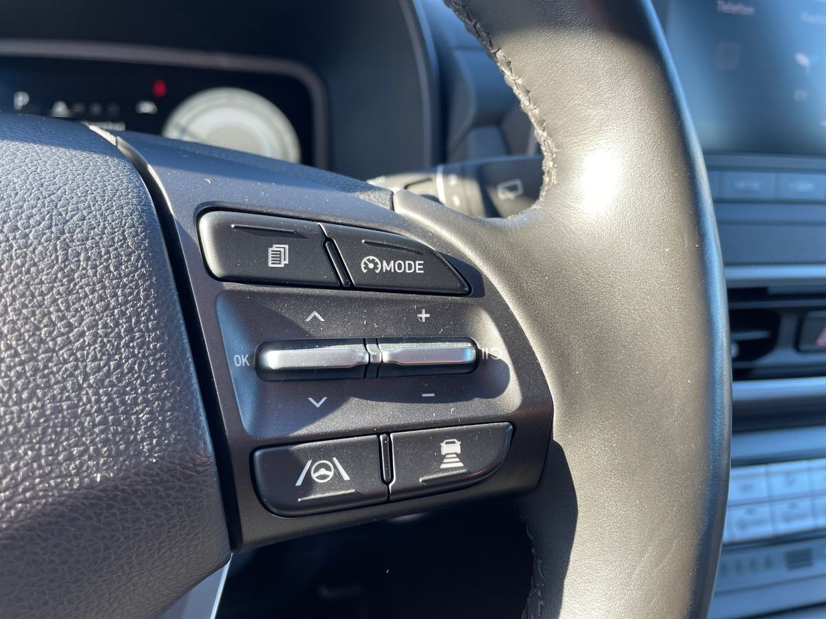 Hvid Hyundai Kona fra 2022