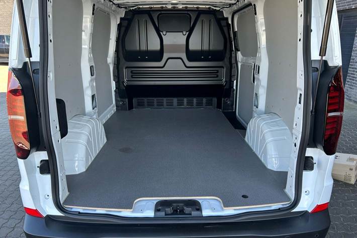 Hvid VW e-Transporter fra 2025