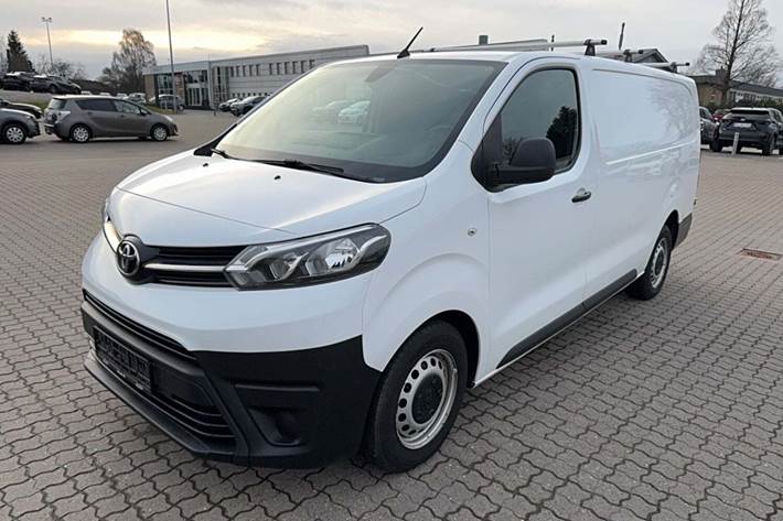 Hvid Toyota ProAce fra 2021