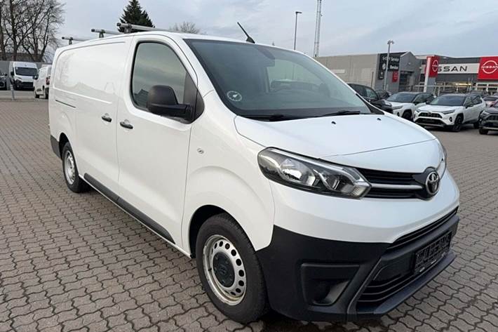 Hvid Toyota ProAce fra 2021