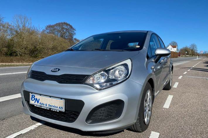 Sølv Kia Rio fra 2013