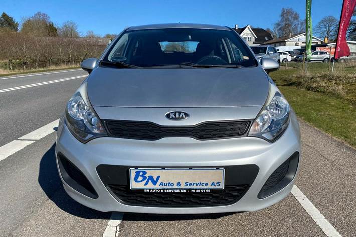 Sølv Kia Rio fra 2013
