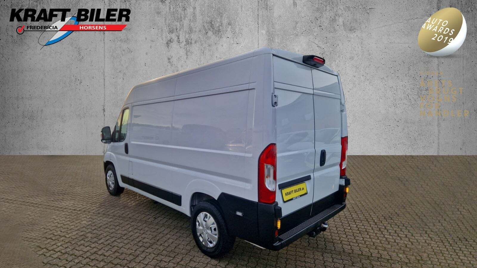 Hvid Opel Movano fra 2022