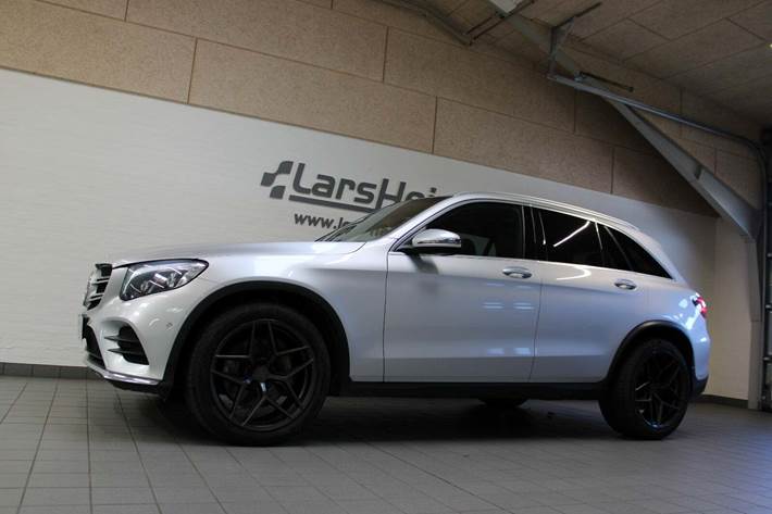 Sølv Mercedes GLC350 d fra 2018