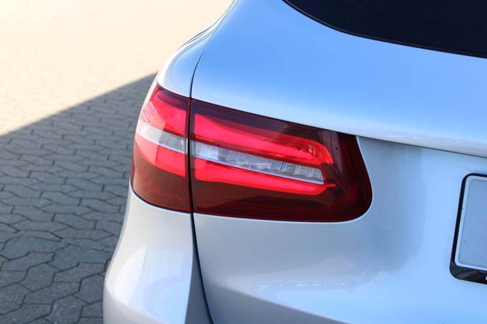 Sølv Mercedes GLC350 d fra 2018