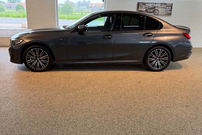 undefined BMW 330e fra 2021