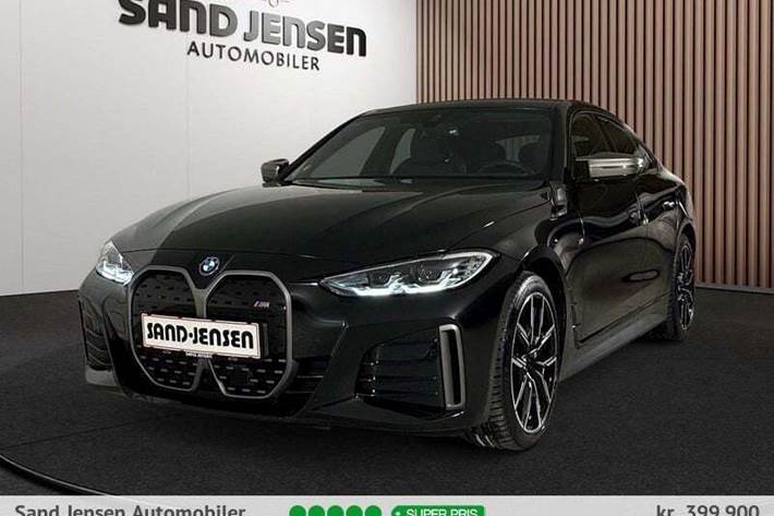 Sort BMW i4 fra 2024 set udefra