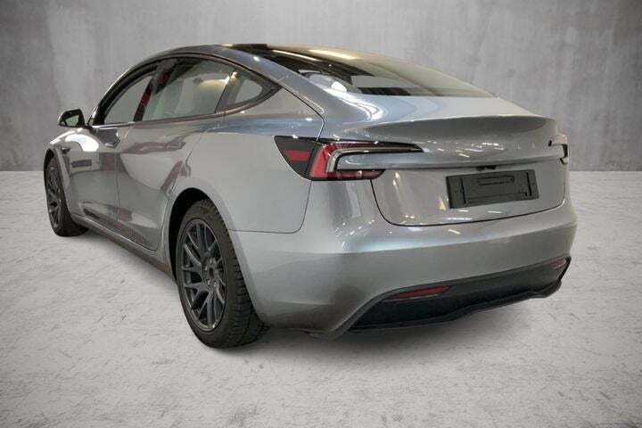Tesla Model 3 RWD