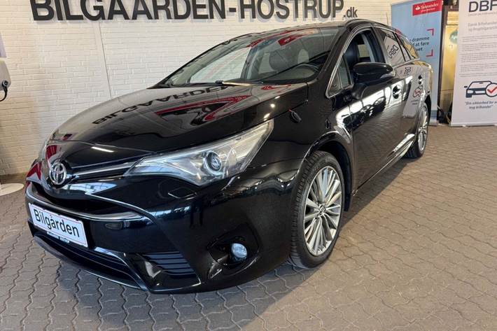 undefined Toyota Avensis fra 2016 set udefra