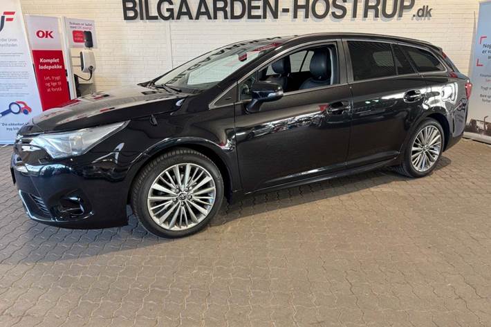 undefined Toyota Avensis fra 2016