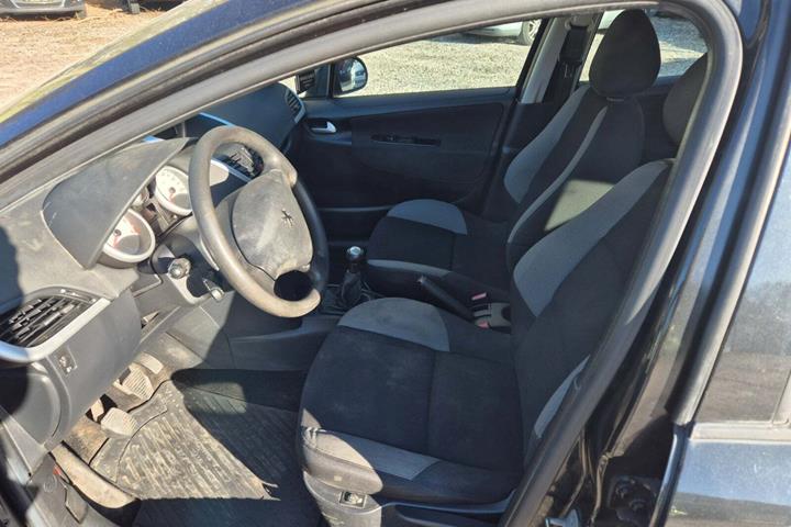 undefined Peugeot 207 fra 2009