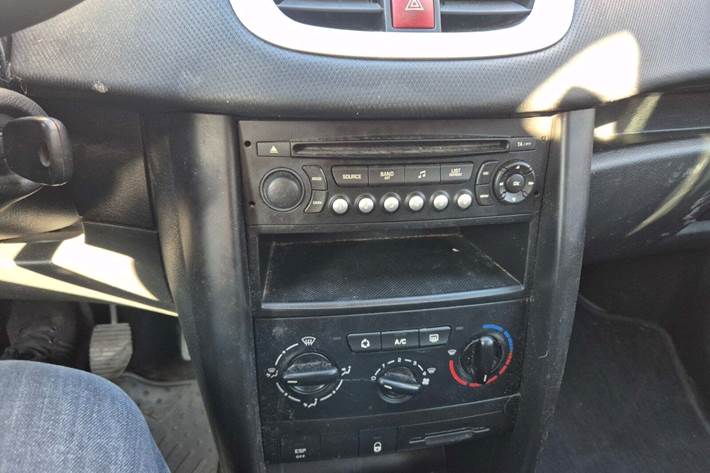 undefined Peugeot 207 fra 2009